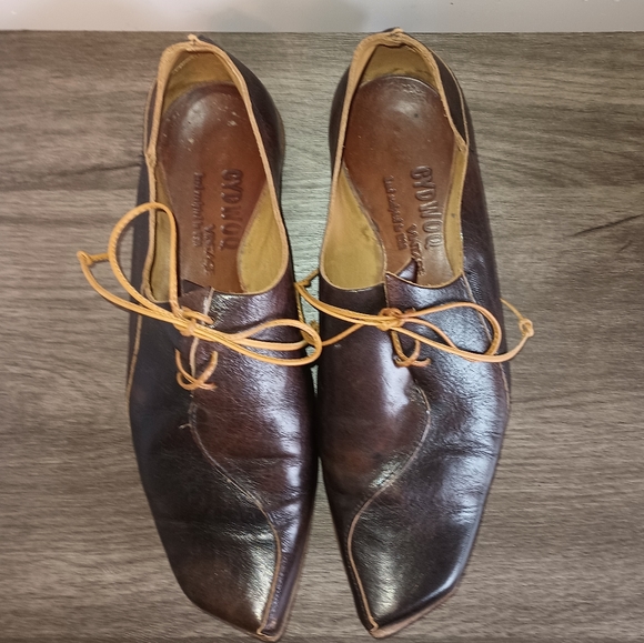 Shoes - Picture 2 of 5